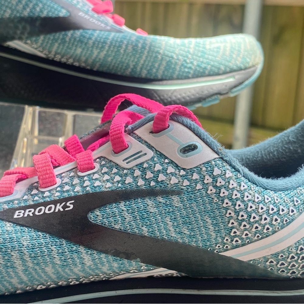 Brooks Athletic Shoes Blue and Pink Performance Design